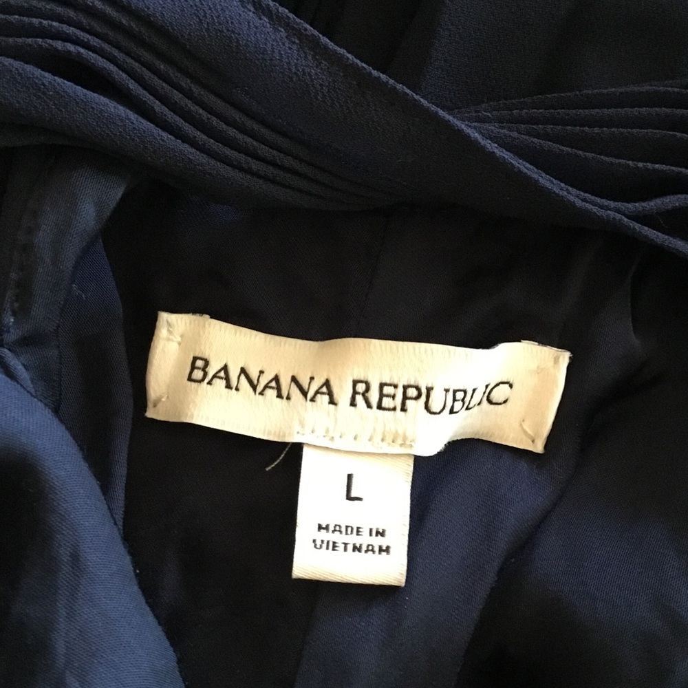 Banana Republic Georgia Open Back Pleated Dress - Picture 8 of 9